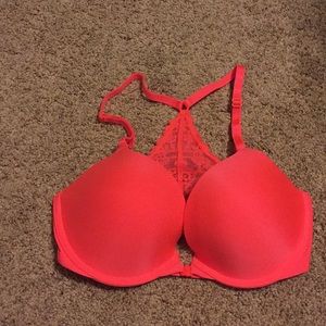 NWOT Victoria’s Secret size 32d bra